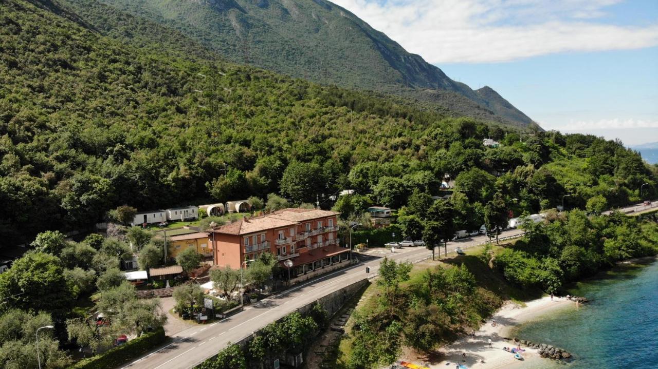 Hotel Baitone - Nature Village Malcesine Kültér fotó