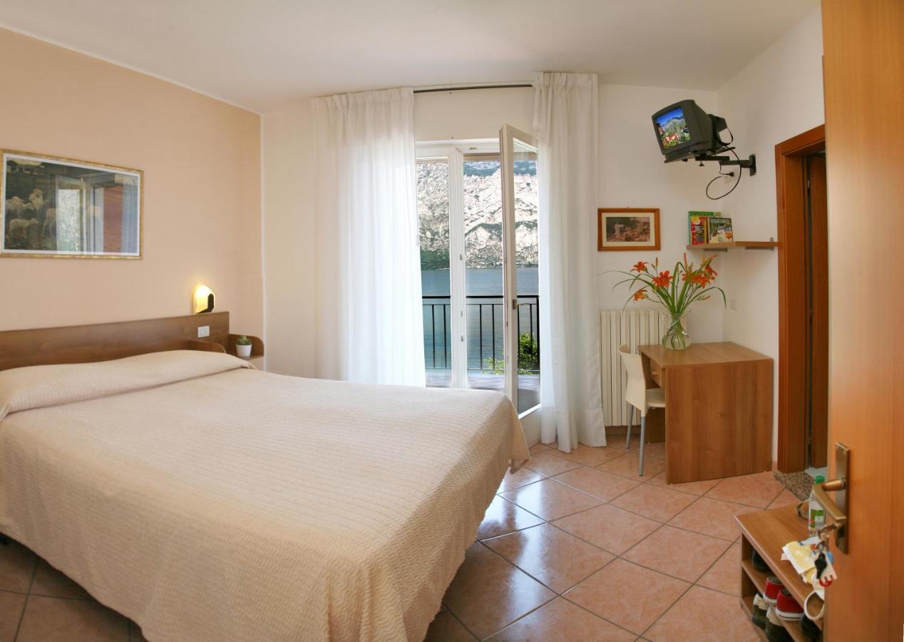 Hotel Baitone - Nature Village Malcesine Kültér fotó